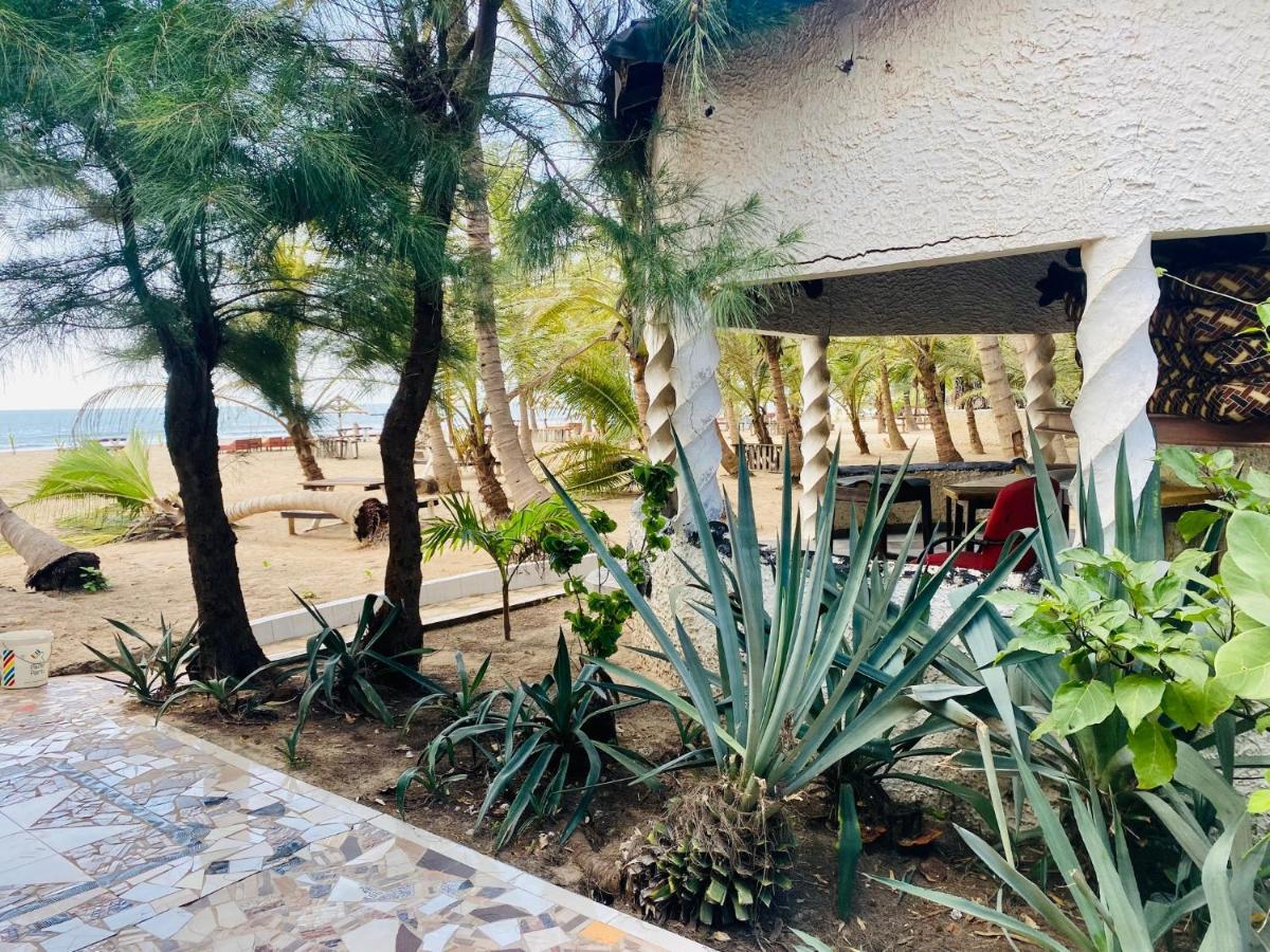 Jungle Beach Resort Sanyang Extérieur photo